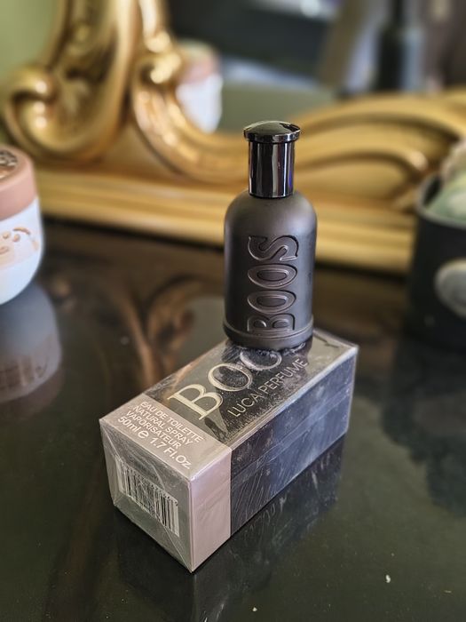 Vând parfum "boss„