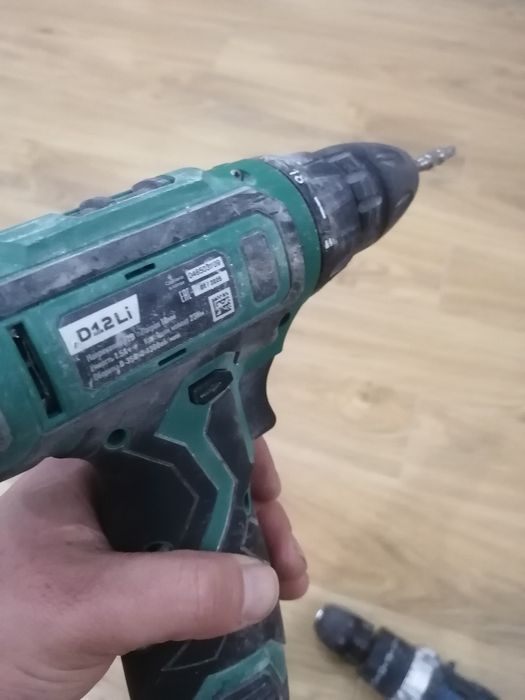 Продам шуруповерт