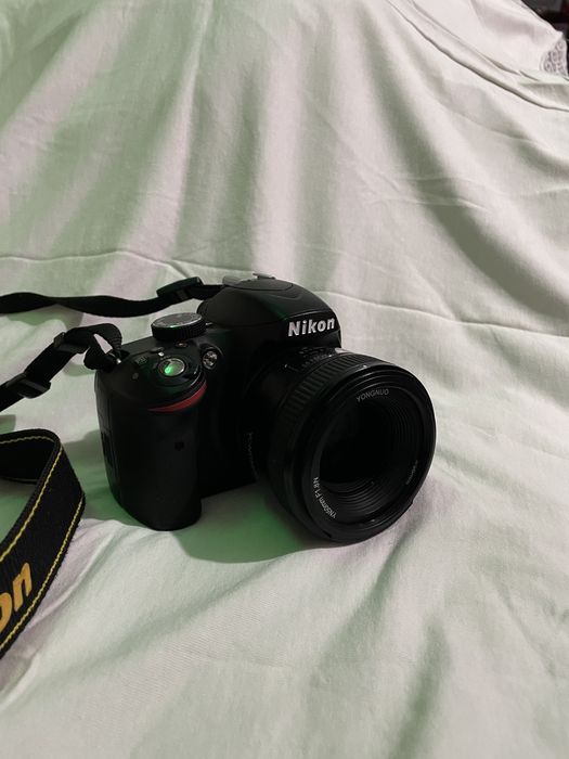 Kit aparat foto DSLR Nikon D3200 + obiective + blitz