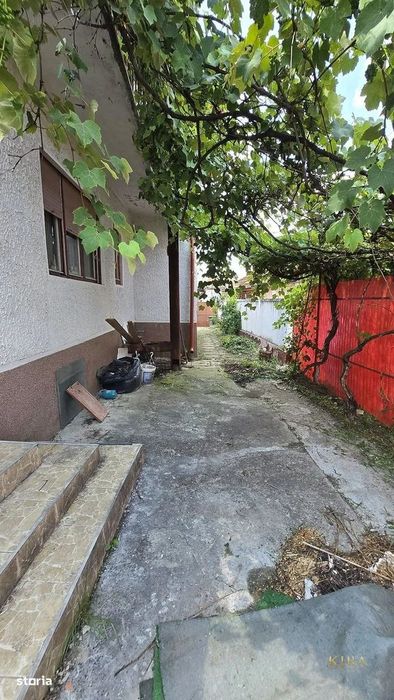 Casa Centrala 5 camere decomandata de vanzare str Oltului in Fagaras