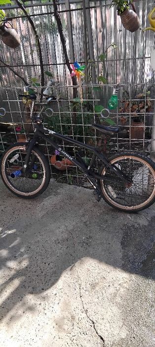 Bicicleta Bmx pentru copii