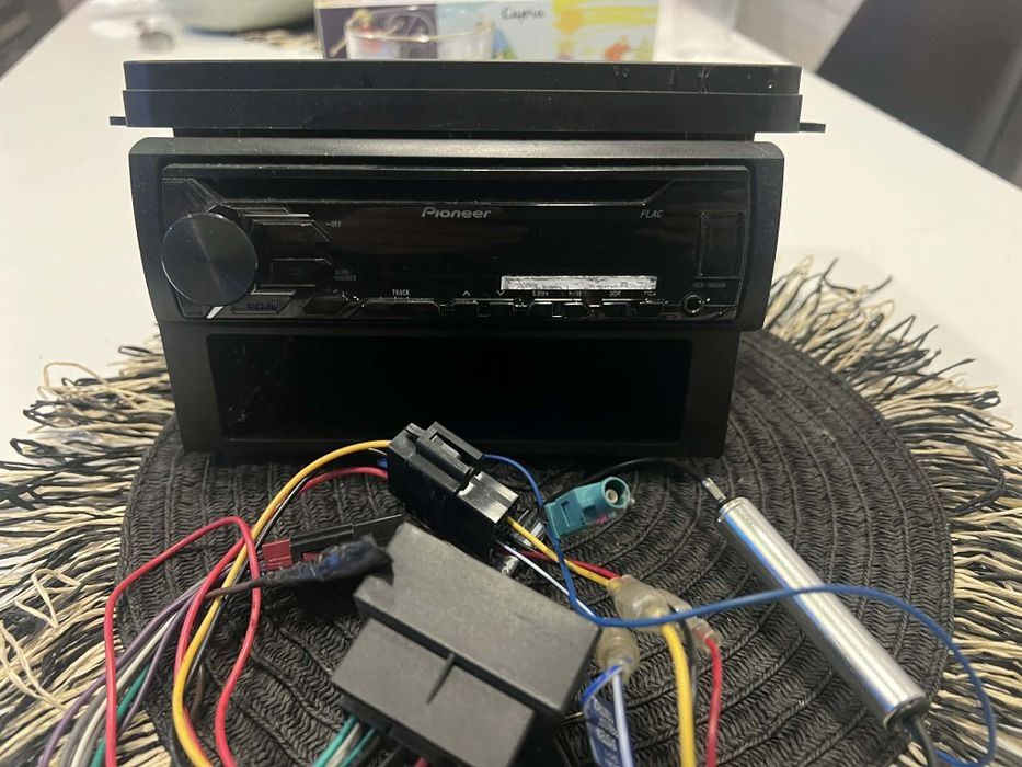 Vând radio pioneer cd player mp3