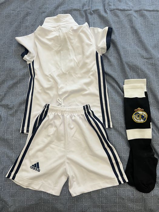 Футбольная форма и гольфы для детей