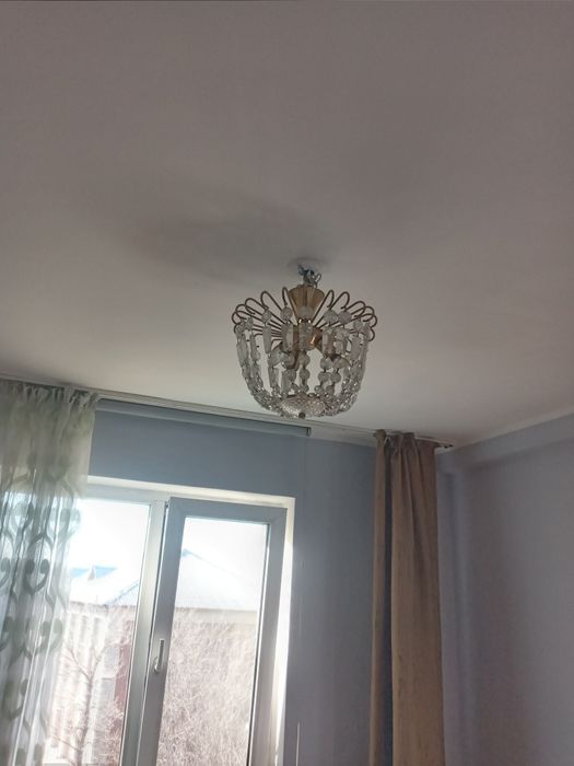 Продам люстры разных видов