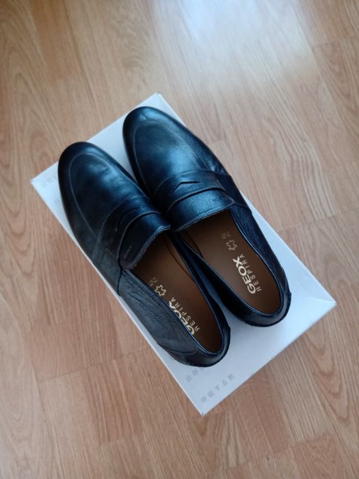 Mocasini piele Geox, etichetă.