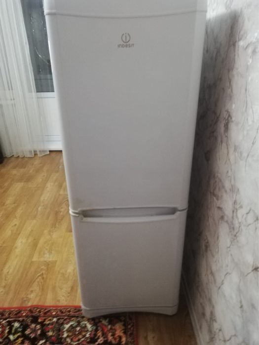 Холодильник , швейная машинка