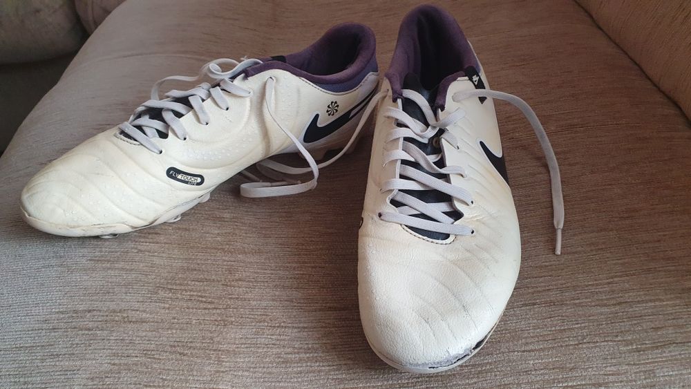 Футболни бутонки nike 41 и 38.5