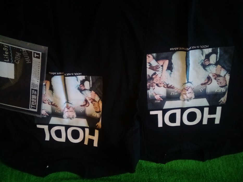 Tricouri desen cauciucat