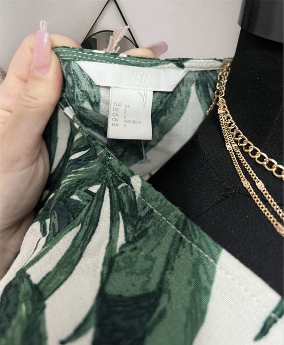 Bluza H&M tropical verde alb volane