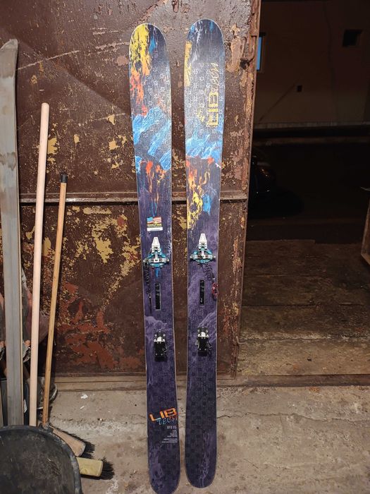 Schiuri de tura + legături (freeride)+ piei de foca