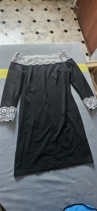 Продам платья и пальто