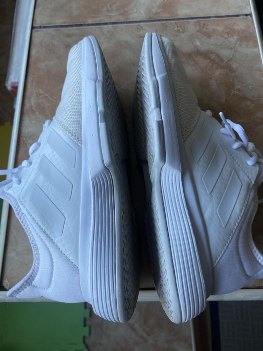Adidasi adidas 37