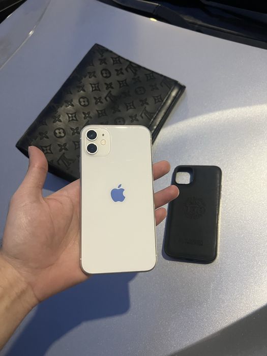 Продам IPhone 11 128 идеал