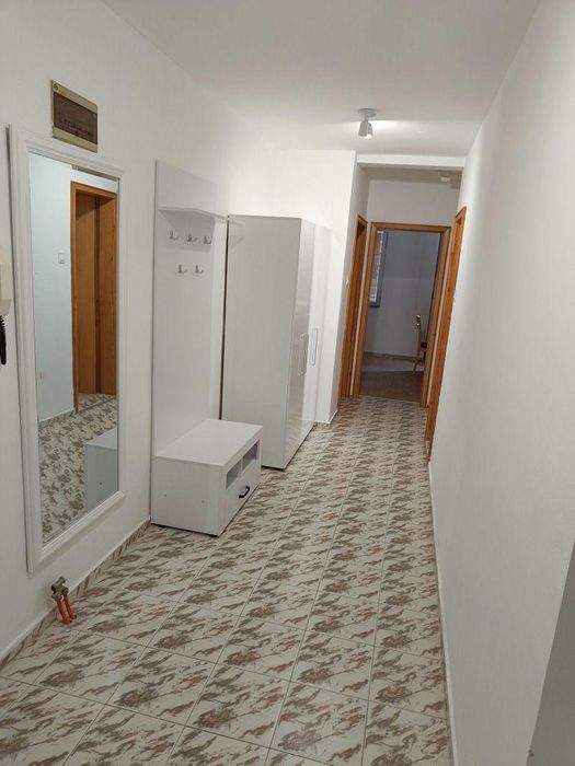 Дава се под наем Тристаен апартамент в Пловдив, Младежки Хълм - 130 кв.м за 598.23 € - Снимка #6