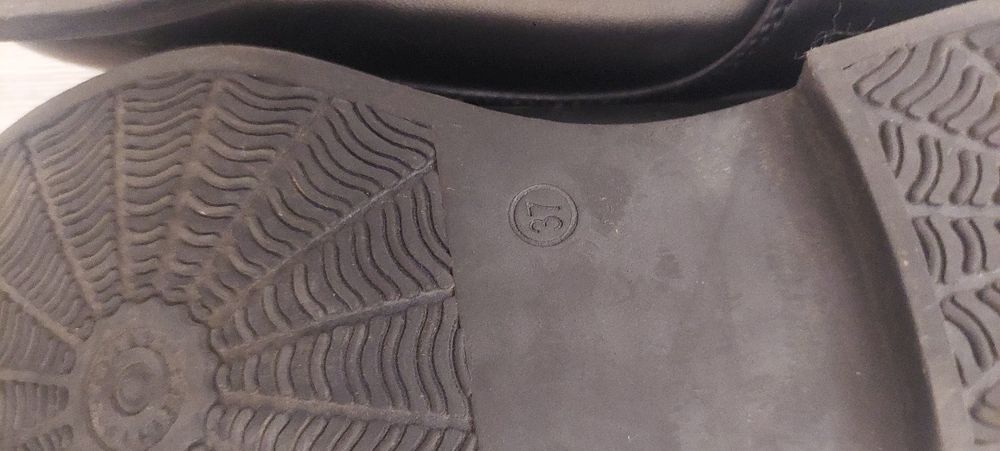 Продавам обувки Adidas,Skechers