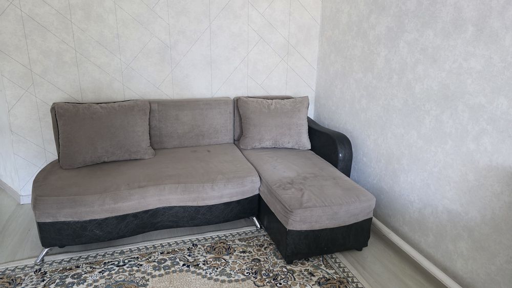 Срочно продам диван