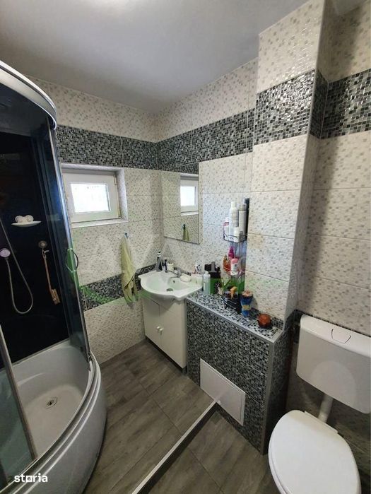 Apartament 3 camere decomandat , zona Milcov