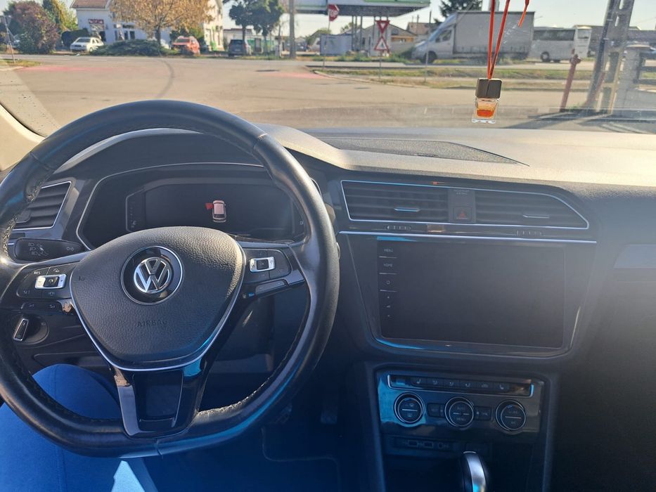 VOLKSWAGEN Tiguan 2020 — imagine 3