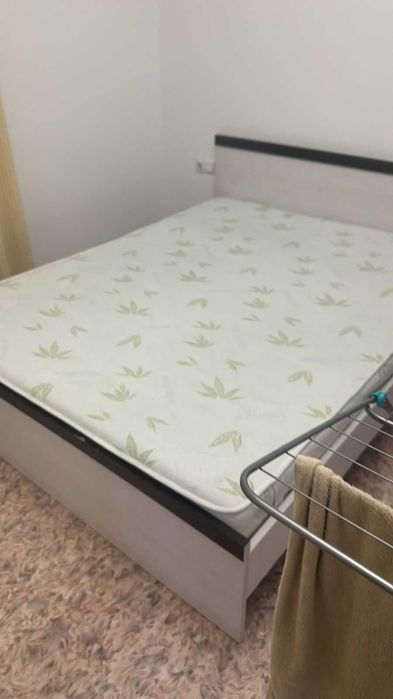 Кровать с матрацем 160х200, БУ