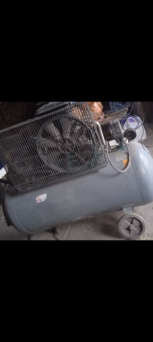 Продам компрессор 100 л