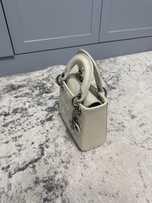 белая сумка Lady Dior