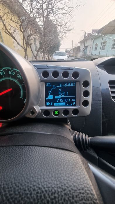 Chevrolet Spark oq rangli 3 pozitsiya