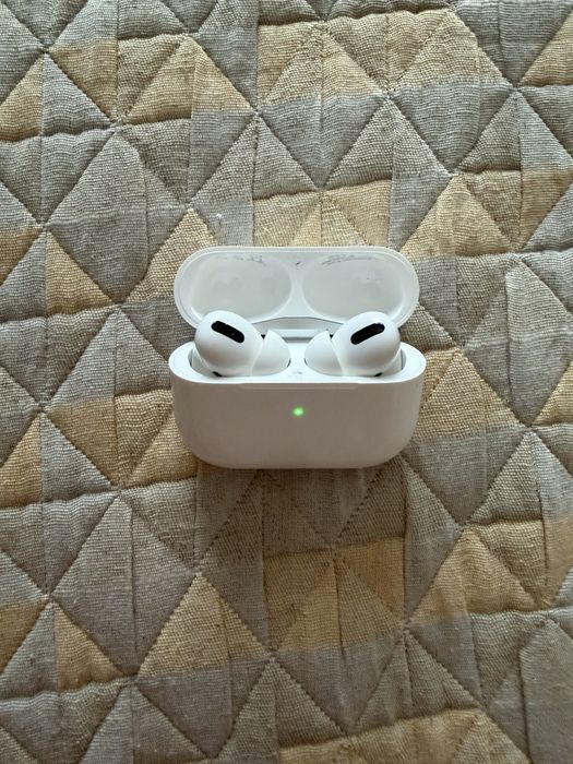 Air pods pro.