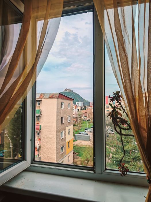 Apartament 2 camere decomandat cu  parcare cu copertina