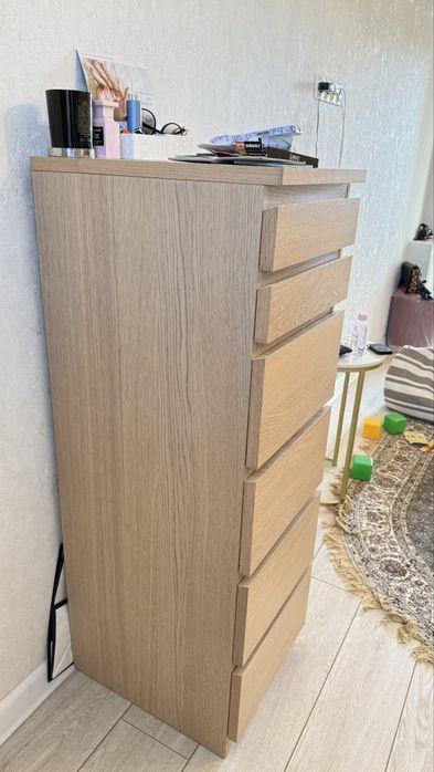 Комод  с зеркалом и полками