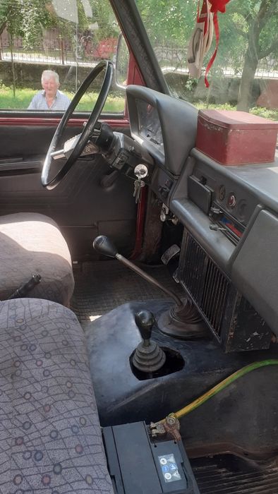 Vând aro camioneta
