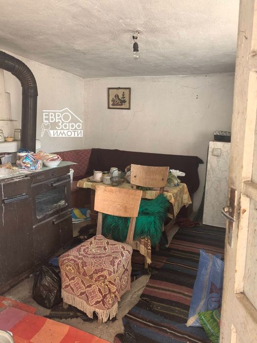 Масивна къща с гараж за продажба в село ОПАН