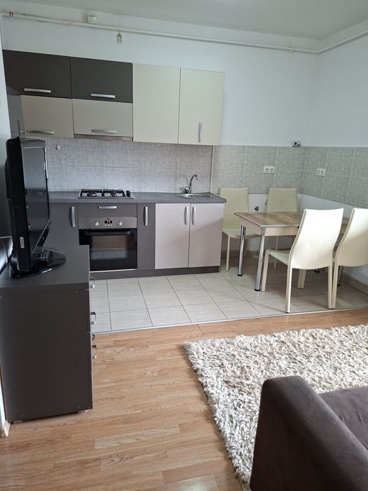 Închiriez apartament, Tel  0728900700