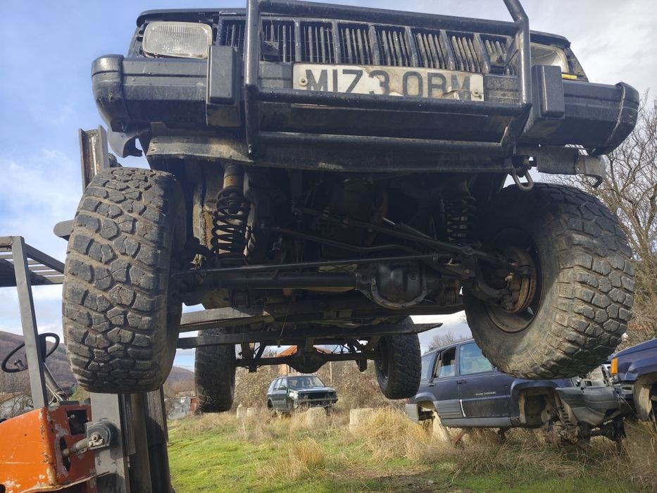 Джеп чероки хж 4000 бензин десен волан на части