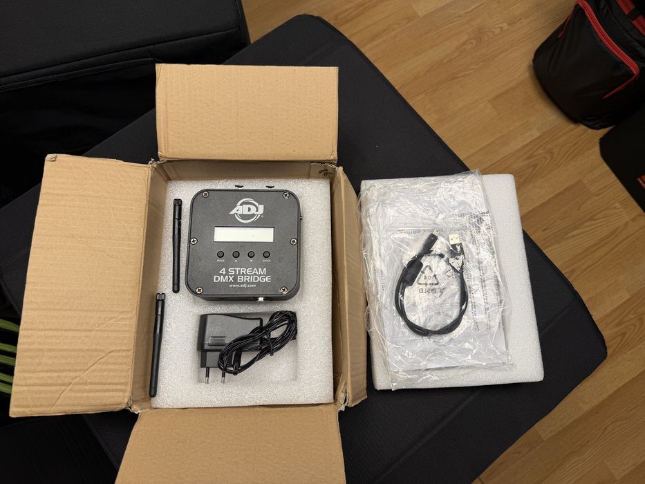 ADJ 4-Stream DMX Bridge 4 universuri, WiFly, complet cu accesorii