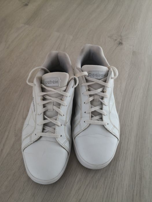 Обувки Reebok бели