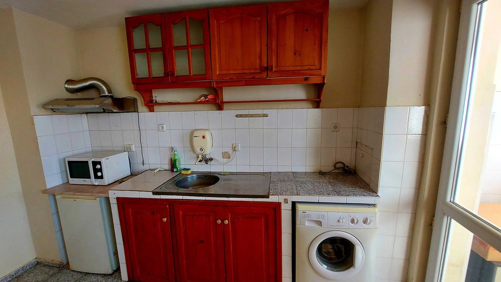 Дава се под наем Тристаен апартамент в Бургас, Възраждане - 100 кв.м за 204 € - Снимка #3