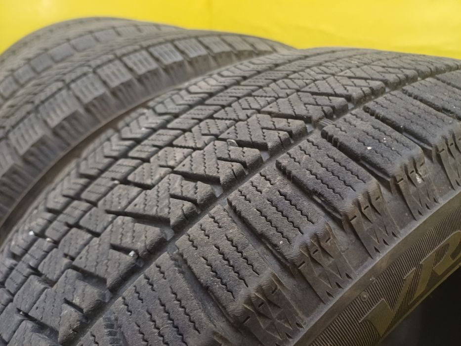 Шины 225 55 R17 BRIDGESTONE комплект