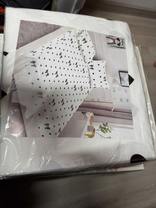 Huse de pat + 2 fete de perne - foarte calitative