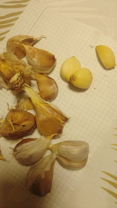 Чесночные зубки .