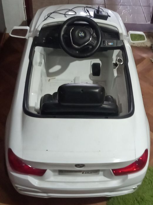 Vând sau schimb BMW, masinuta electrica