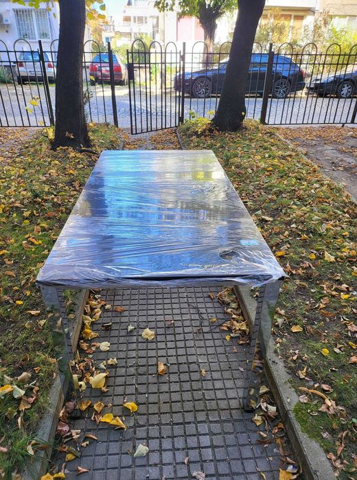 Офис бюро цвят венге и бял