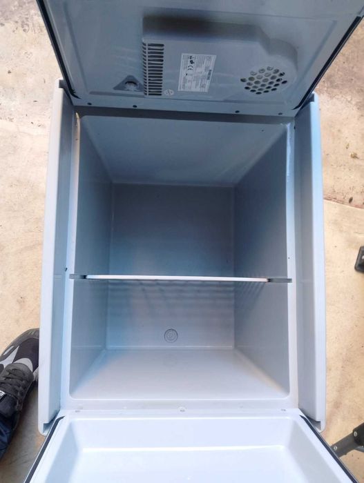 Хладилна чанта 12V и 220V