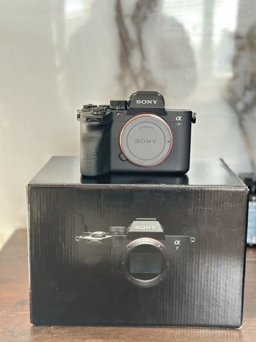 Sony A7 iv продам