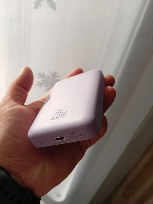 Продам максейф розового цвета