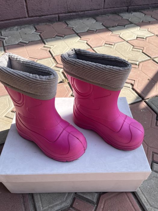 Продам детскую обувь для девочки !