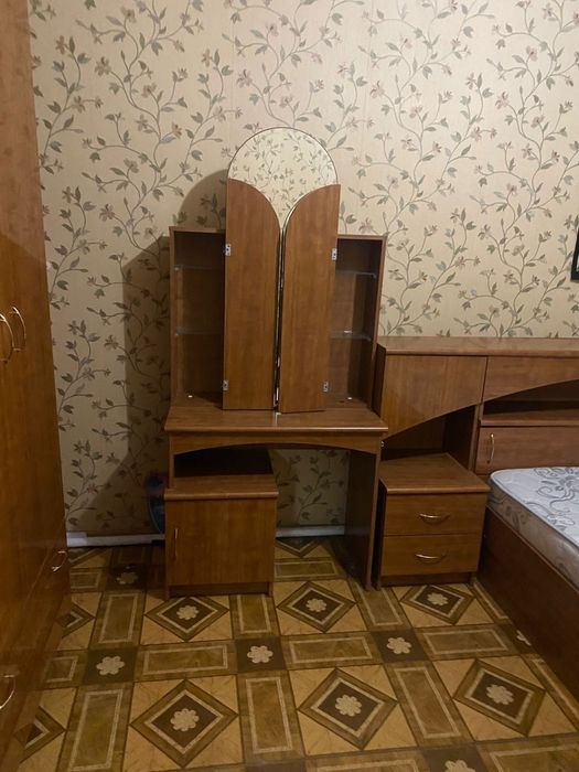 Продам спальный гарнитур