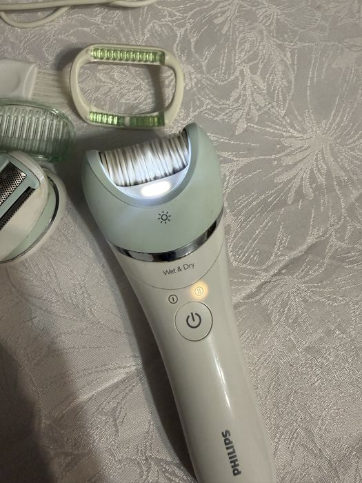 Aparat de ras Philips