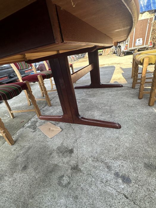 Masa si 7 scaune antic