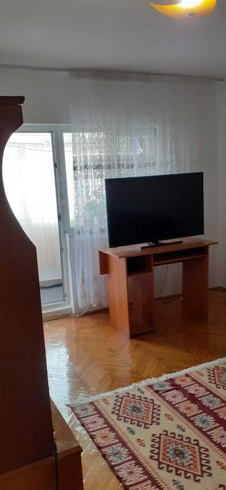 Vand apartament 2 camere - zona 2 Moldoveni