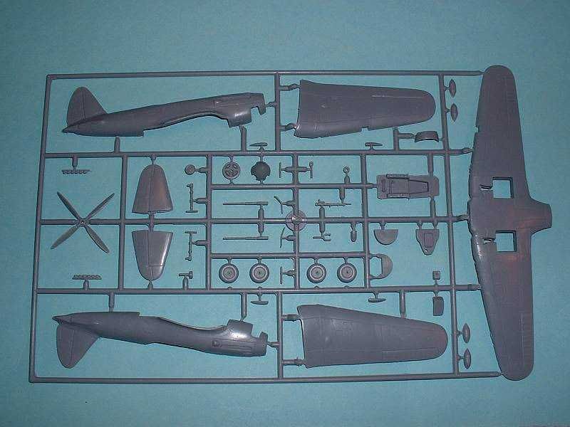 Сборная модель самолета Су-6 (Valom, 1:72)